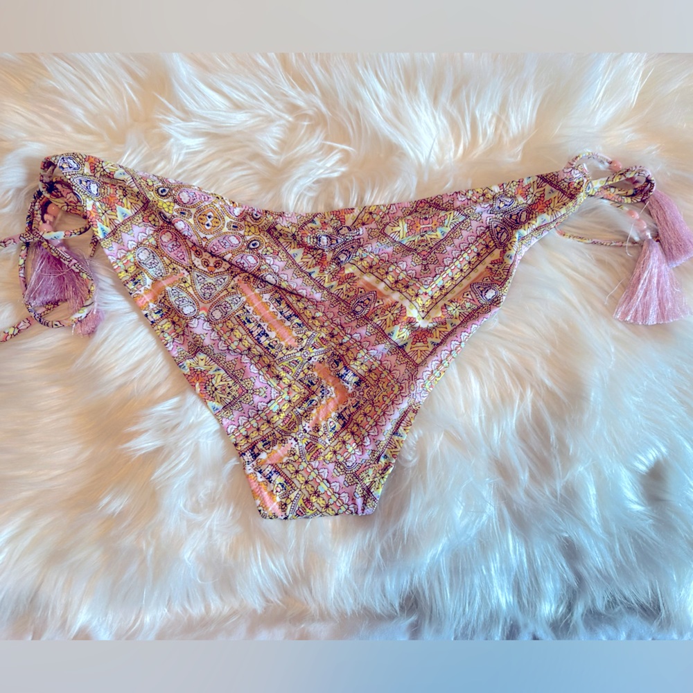 NEW• Victoria’s Secret Bohemian Pastel Paisley Cheeky Ruched Bikini• L - Picture 6 of 16